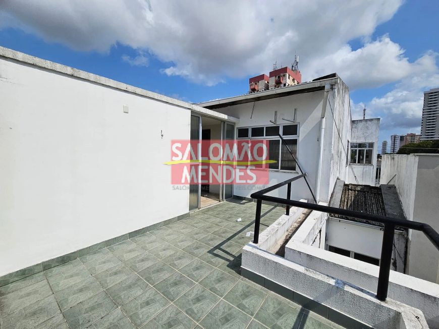 Edifício Comercial com 03 pisos e 04 vagas no Chaco junto a Duque