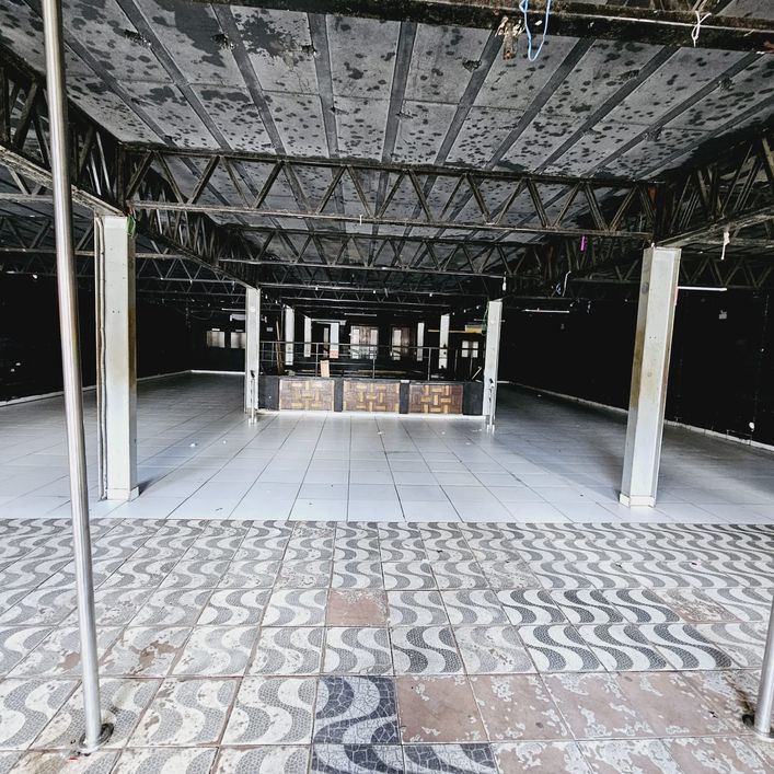 ponto comercial com 320m2 em frente ao Patio belem