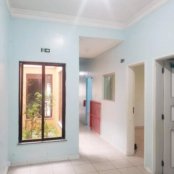 Prédio comercial com 11 salas para alugar-Pedreira