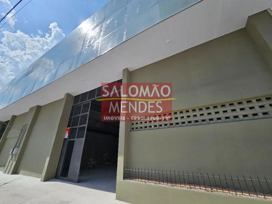 15m2 de frente, vãos livres com estrutura em concreto