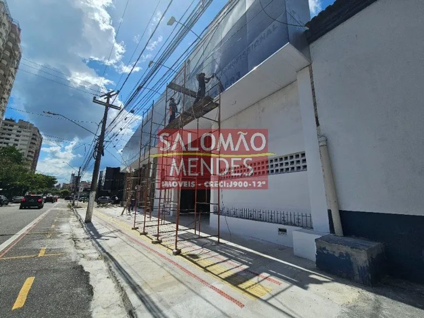 15m2 de frente, vãos livres com estrutura em concreto