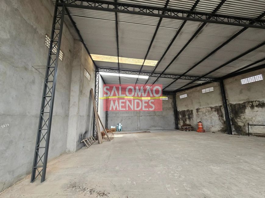 Galpão na Padre Eutíquio - Lojas, Autocenters, Material de Construção.