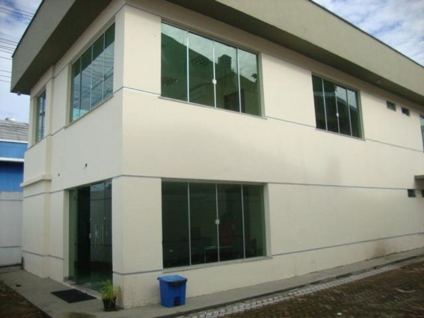 Prédio Comercial, na Rua General Magalhães