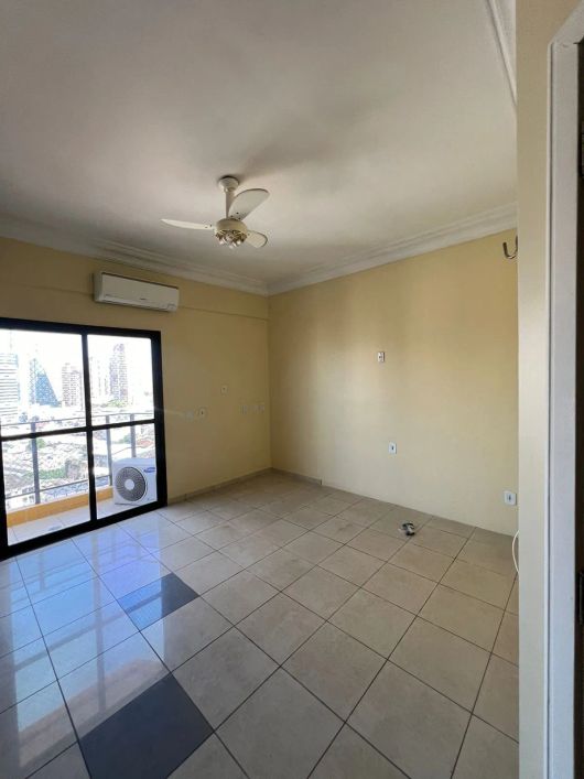 Alugo Apartamento no Edifício Village Gold