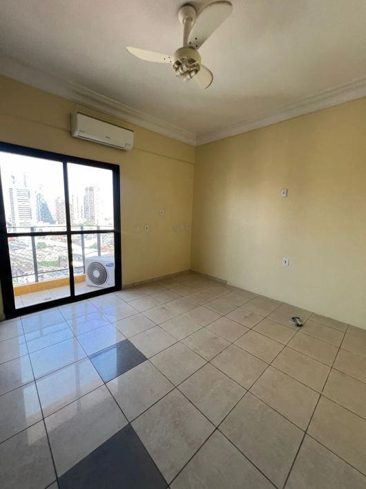 Alugo Apartamento no Edifício Village Gold