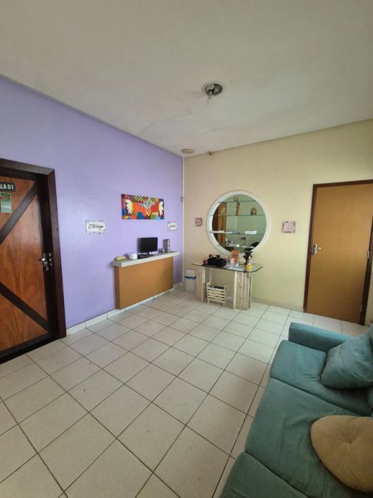 Alugo prédio comercial na Humaitá