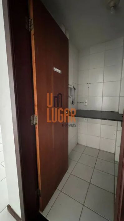 Sala comercial de 60m² para aluguel no Centro Empresarial Bolonha, Nazaré