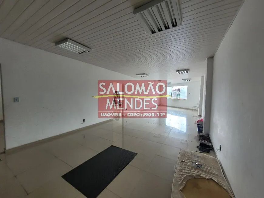 500m2 de salões, banheiros, etc. excelente visibilidade.