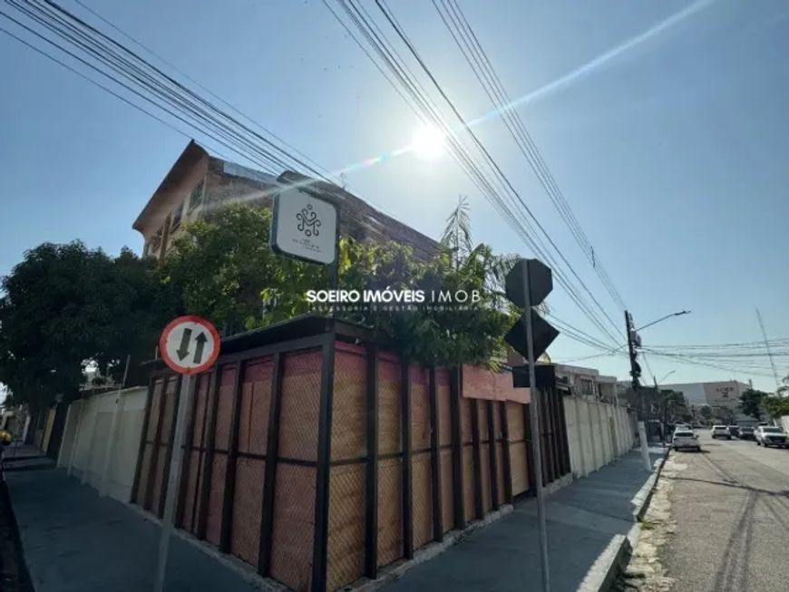 Casa de dois pavimentos para fins Comerciais na Cidade Velha - Belém - PA