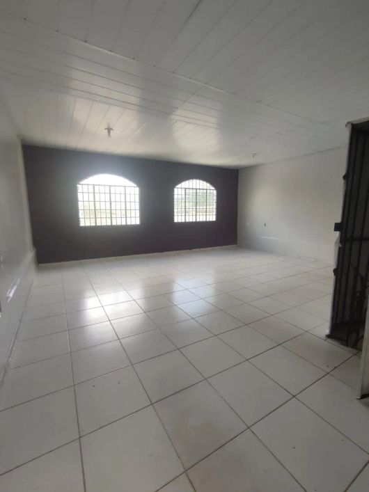 Casa com 374m2 com 4/4