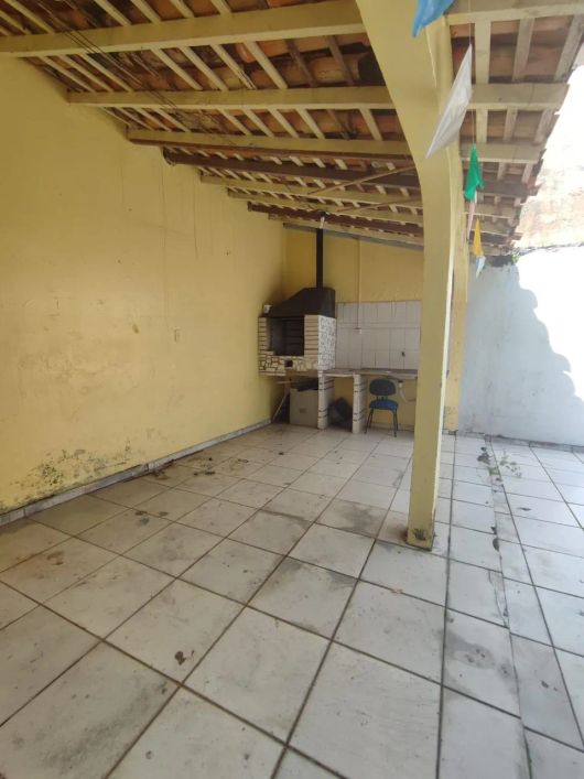 Casa com 374m2 com 4/4
