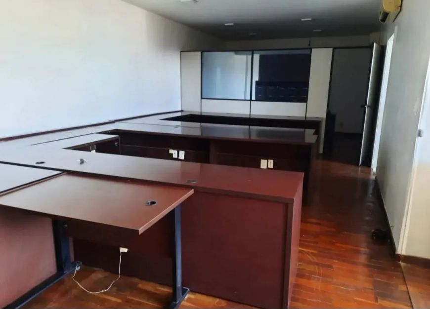 Excelente Sala Comercial no Infante de Sagres