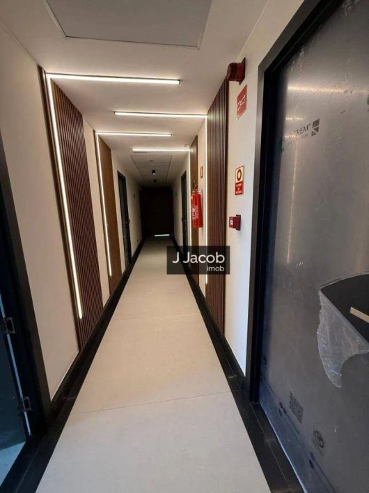 Alugo sala de 28 m² no Ed. Quadra Bras - bairro Nazaré