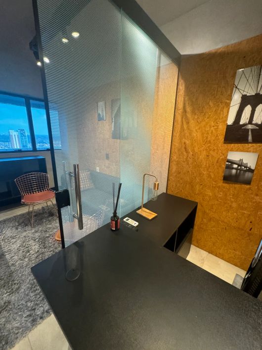 linda sala mobiliada no Infinity Coporate center