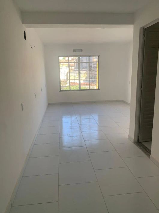 Aluga-se sala comercial com 25m² na Castelo Branco Fátima