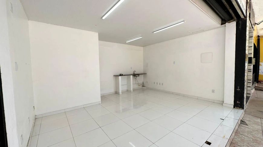 Ponto comercial na santo Antônio esquina da presidente Vargas 30m2 térreo de frente pra pista