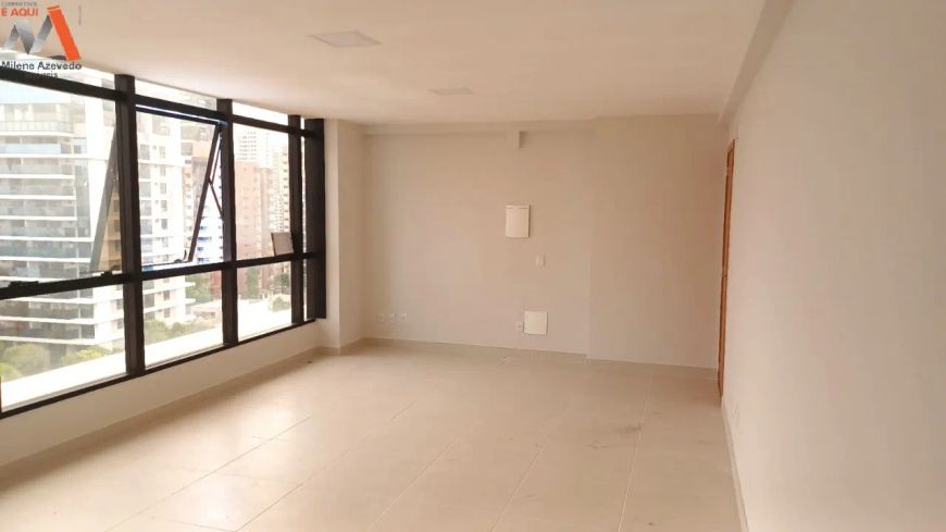SALA COMERCIAL COM BANHEIRO PRIVATIVO! ÁREA PRIVATIVA DE 33M². O1 VAGA DE GARAGEM ROTATIVA.