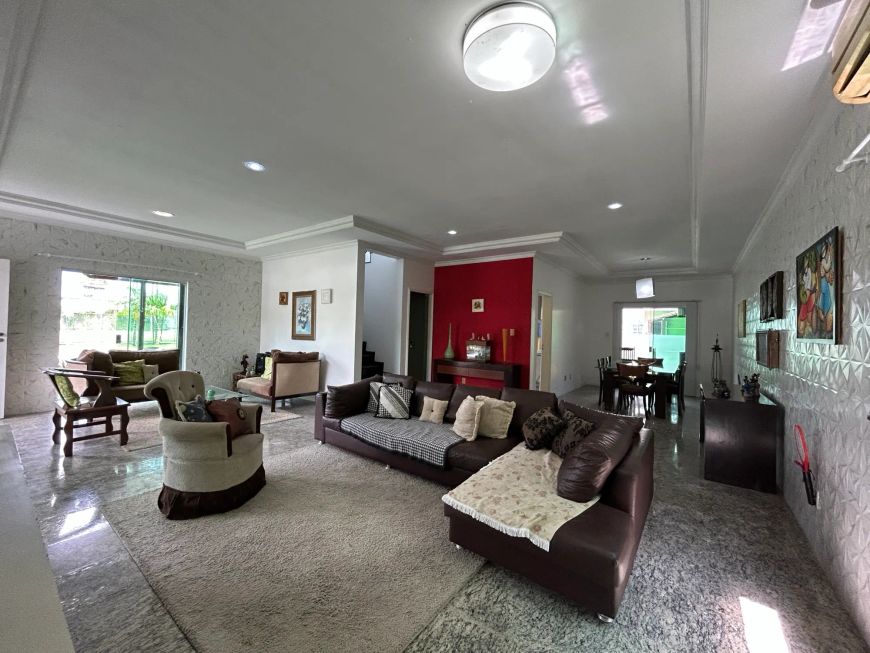 Belíssima Casa no Condomínio Grenville ll , disponível para alugar.