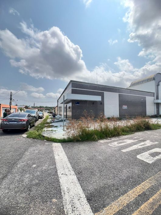 Conjunto Euclides Figueiredo | Prédio Comercial | 1.400m²