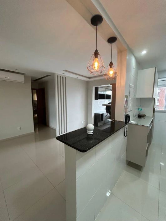 Apartamento Com 02 Quartos no Bairro do Marambaia
