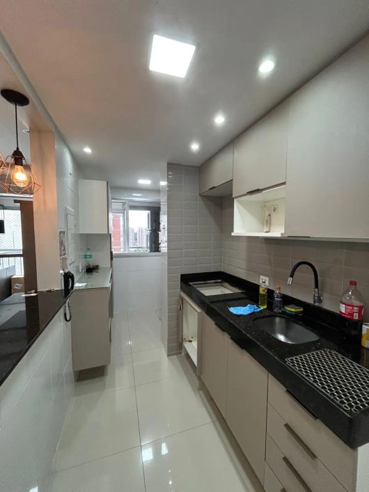 Apartamento Com 02 Quartos no Bairro do Marambaia