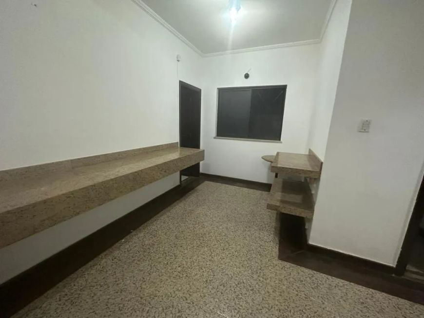 * Casa para fins residenciais ou comerciais em Nazaré