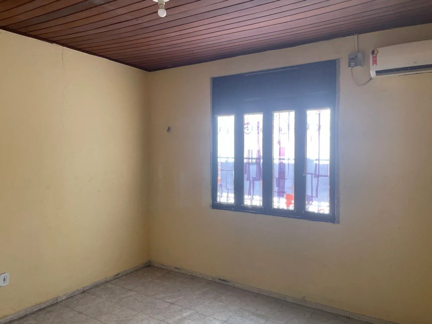 Casa comercial com 300 Mt2 na melhor esquina de Canudos