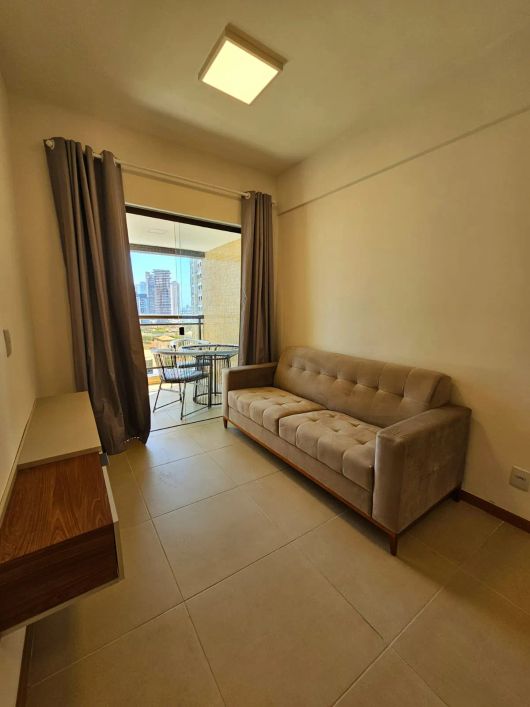 Bacelar Imóveis aluga apartamento no ed. Lago di Garda, 3 quartos, mobiliado