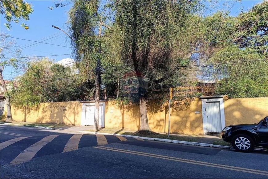 VENDE-SE TERRENO 2.070 m² na VILA ROSÁLIA - LAGO DOS PATOS
