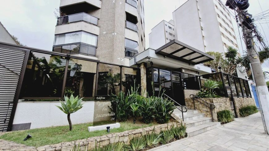 Apartamento tipo para venda com 3 quartos, sendo 1 suíte, 133m²