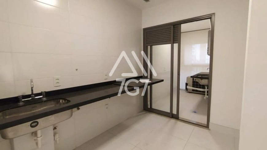 APARTAMENTO À VENDA NO PARAÍSO